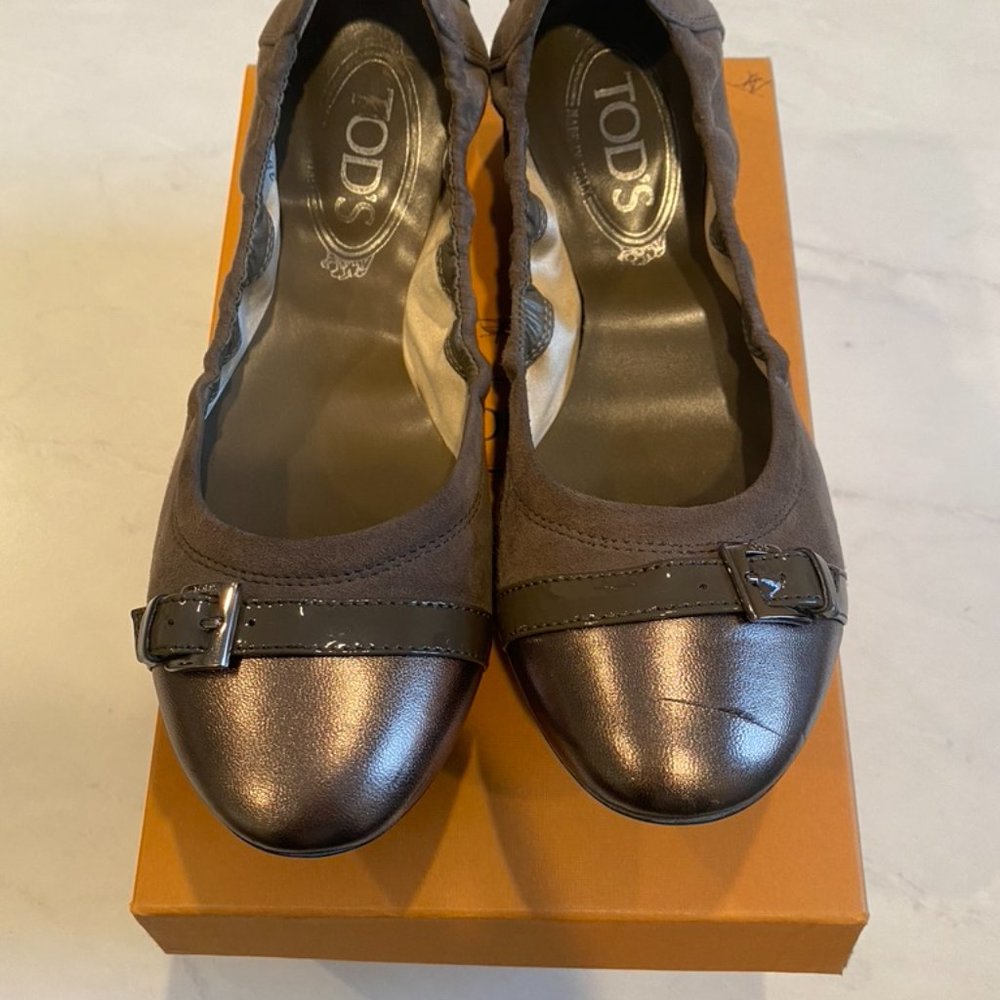 Tod's Ballerina Dee Buckle Suede Flat (Size 38)